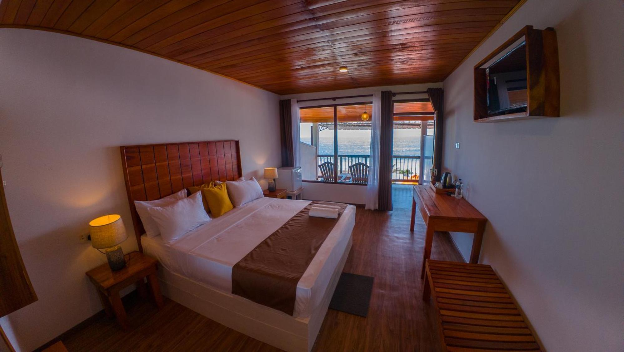 One World Mirissa Hotel Exterior photo
