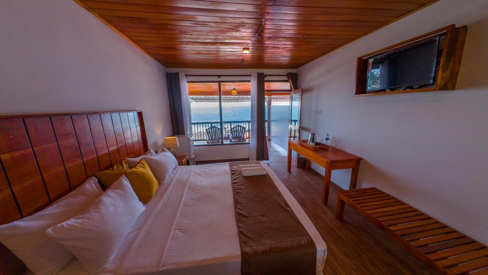 One World Mirissa Hotel Exterior photo