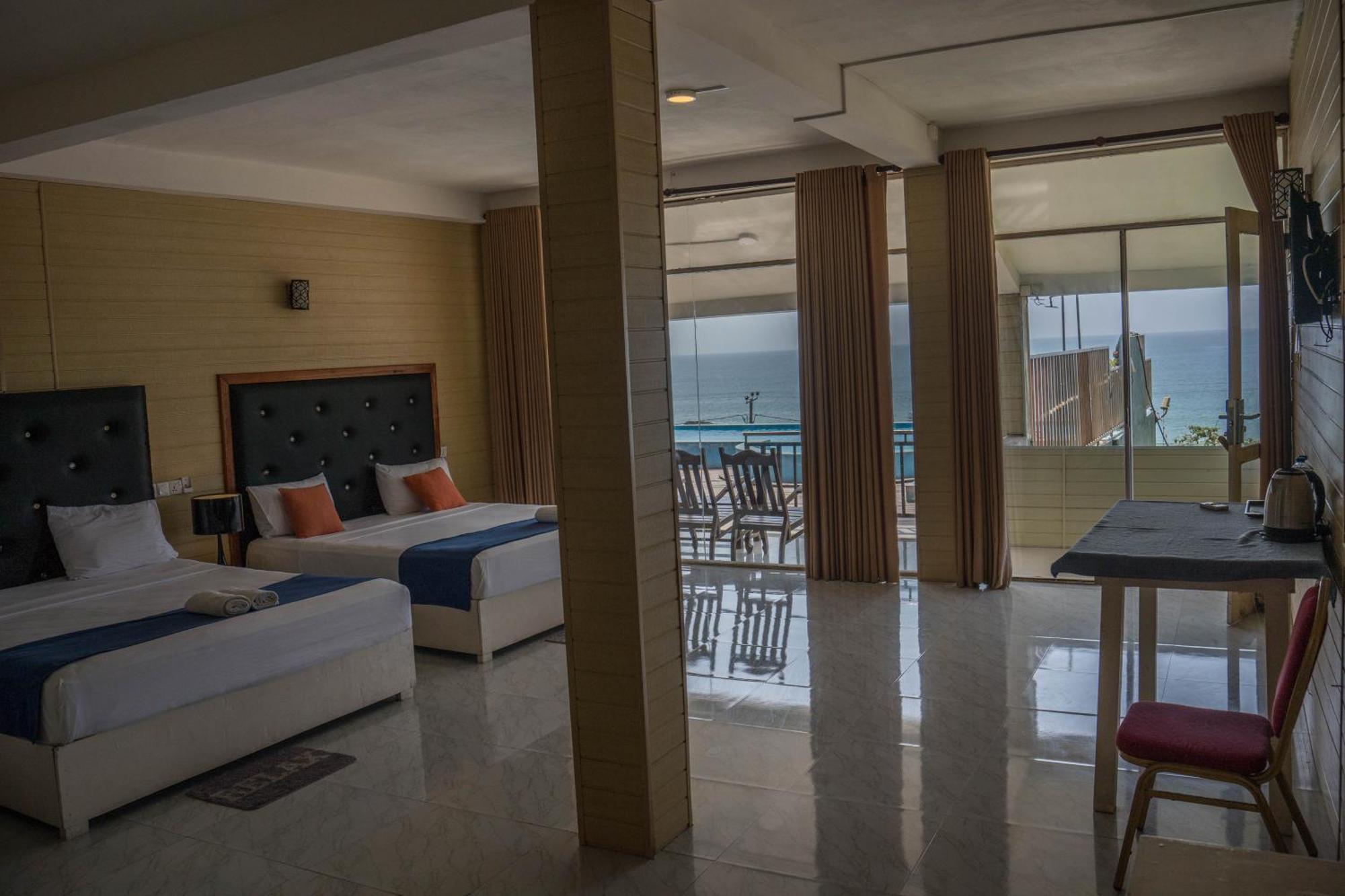 One World Mirissa Hotel Exterior photo